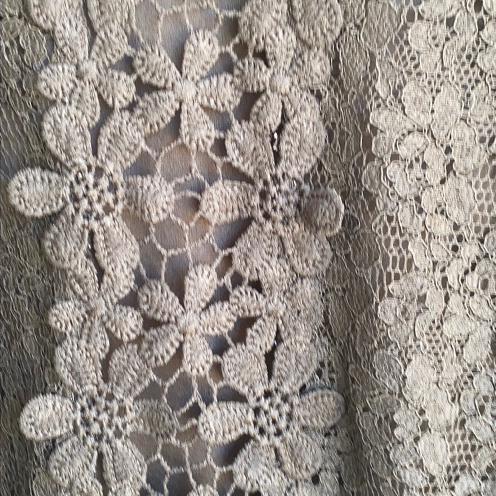 Lace top - Picture 4 of 5